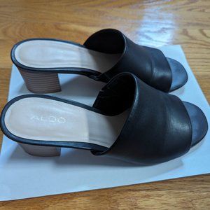 Block heel sandals